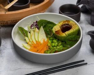 Зеленый салат с авокадо и эдамаме/ Green salad with avocado&edamame