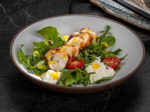 Салат с осьминогом гриль/ Grilled octopus salad with strachatella