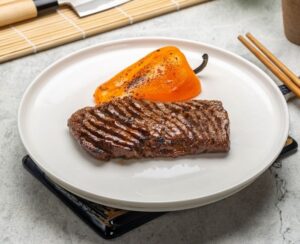 Мраморная говядина якинику на гриле/ Bifu yakiniku with sweet pepper