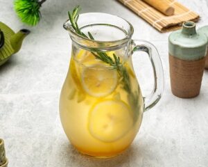 Лимонад Пряная груша/ Spiced Pear Lemonade